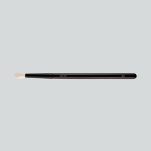 Load image into Gallery viewer, HIRO 05 Eyeshadow Brush
