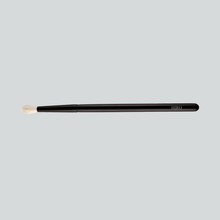 Load image into Gallery viewer, HIRO 05 Eyeshadow Brush