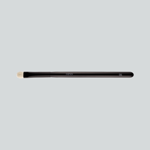 Load image into Gallery viewer, HIRO 06 Eyeshadow Brush