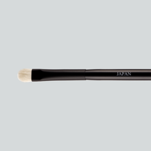 Load image into Gallery viewer, HIRO 06 Eyeshadow Brush